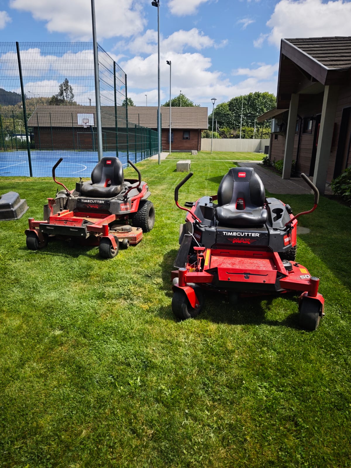 Tractores cortacésped Toro TimeCutter MAX giro cero en Temuco